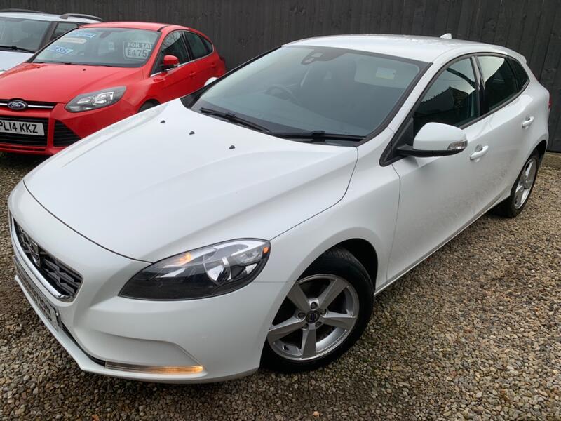 VOLVO V40