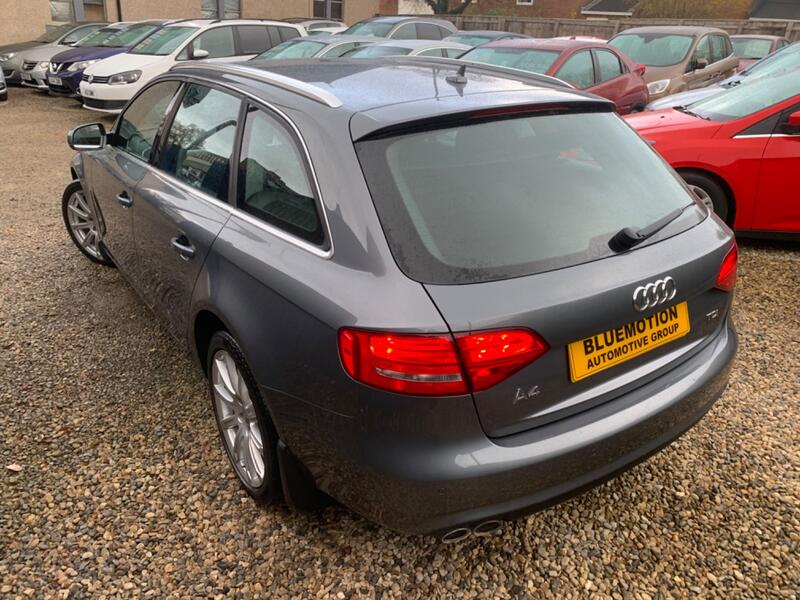 AUDI A4 AVANT