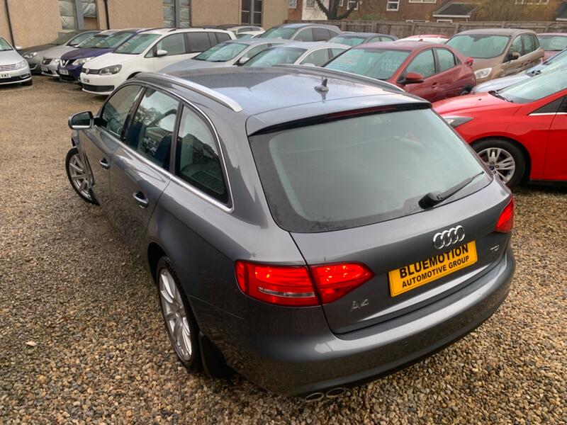 AUDI A4 AVANT