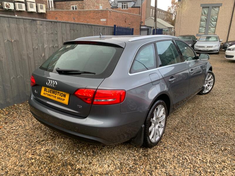 AUDI A4 AVANT
