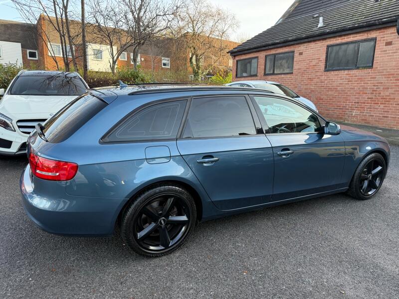 AUDI A4 AVANT