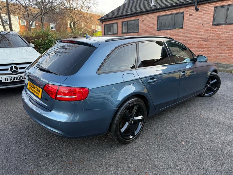AUDI A4 AVANT