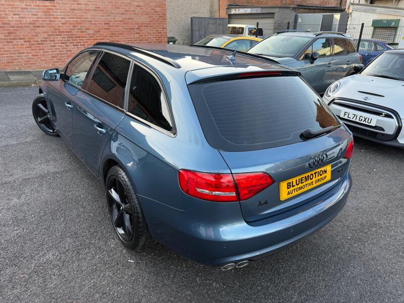 AUDI A4 AVANT
