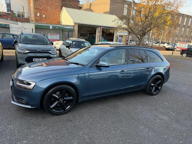 AUDI A4 AVANT
