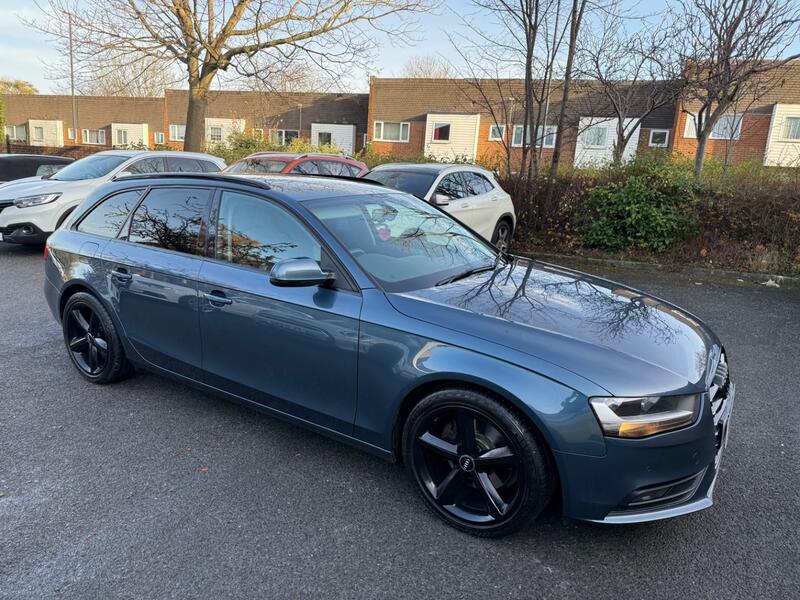 AUDI A4 AVANT