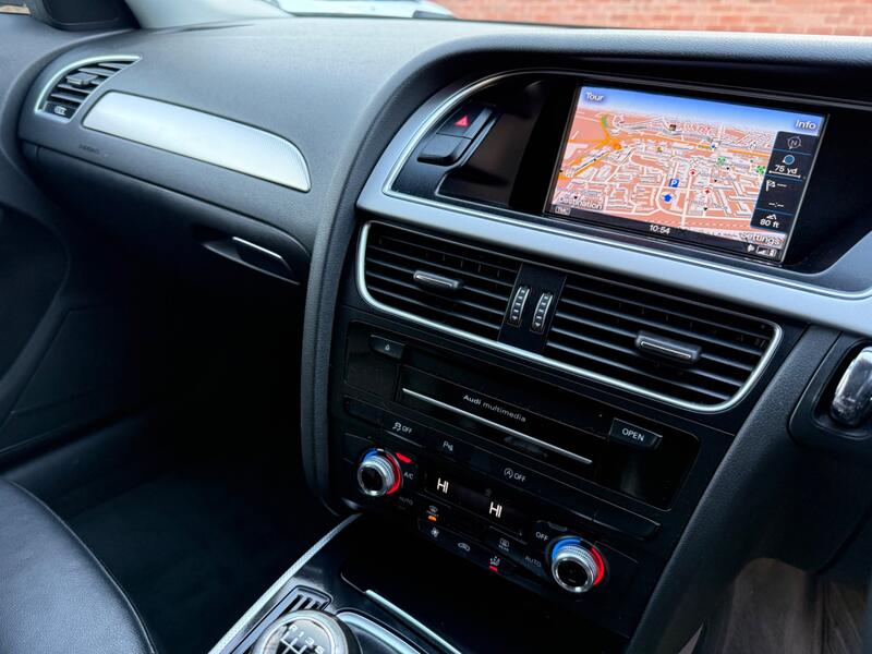 AUDI A4 AVANT