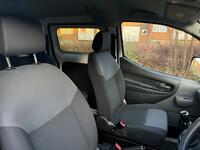NISSAN NV200