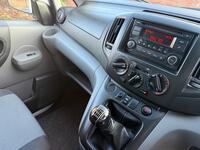NISSAN NV200
