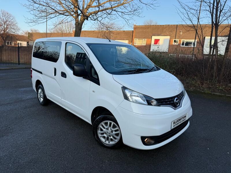NISSAN NV200