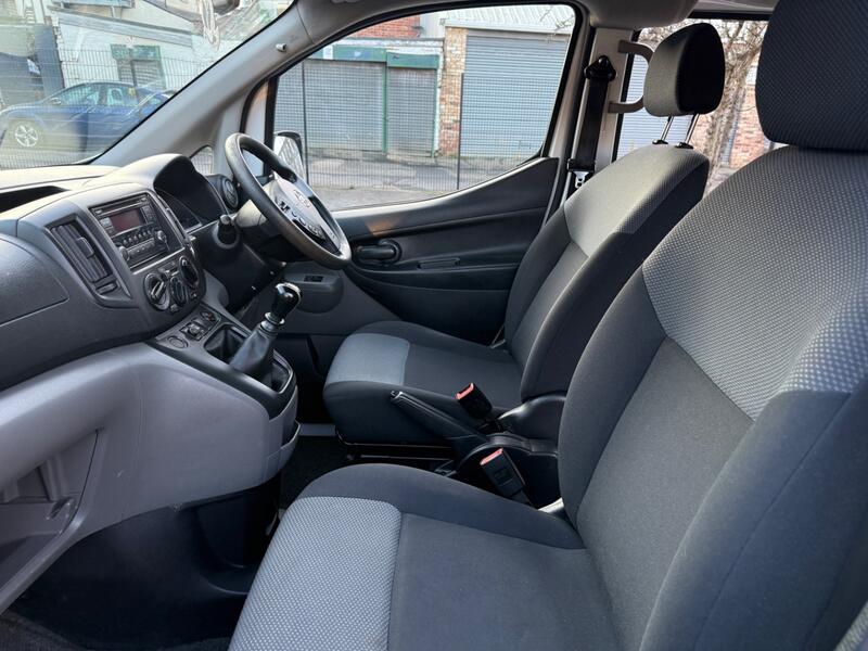 NISSAN NV200