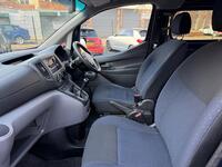 NISSAN NV200