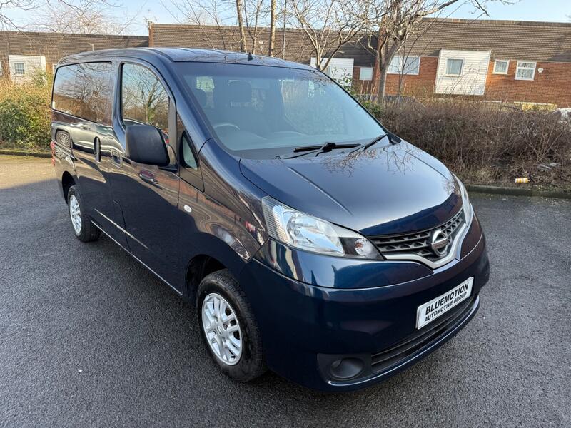 NISSAN NV200