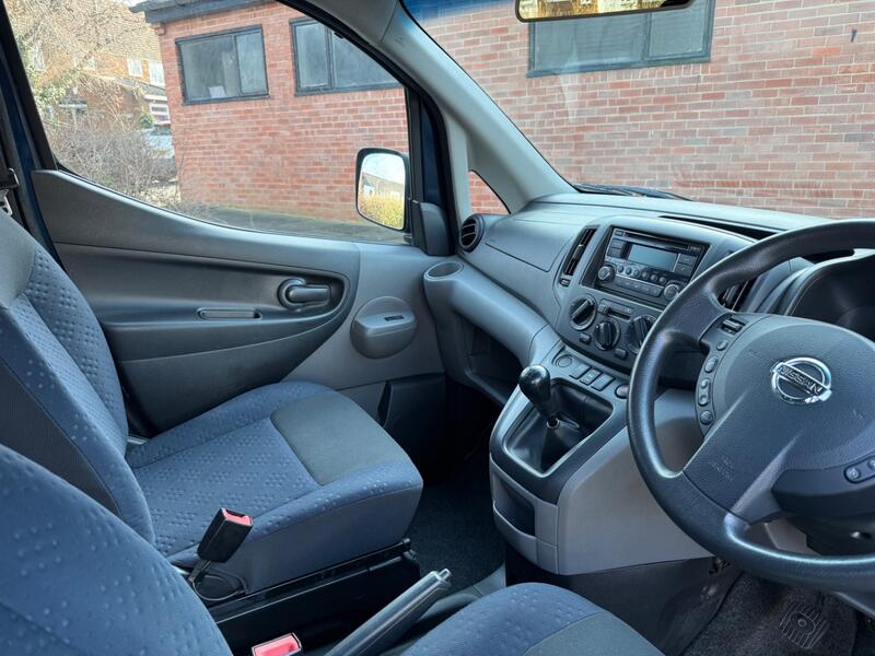 NISSAN NV200