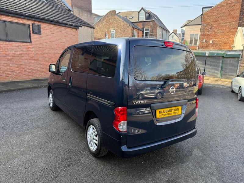 NISSAN NV200