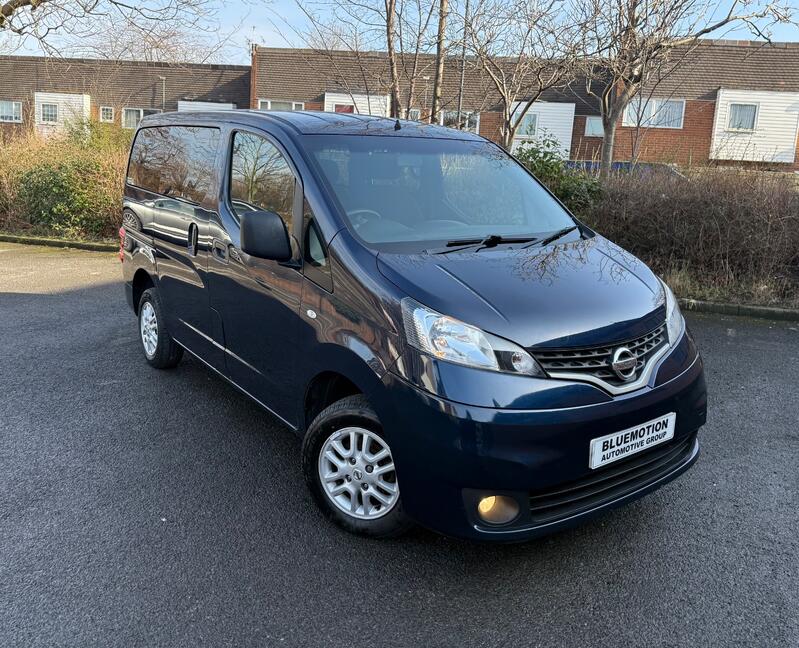 NISSAN NV200